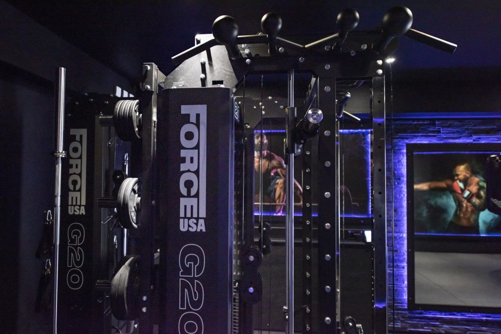 TB Gym Fit Force USA smith machine setup.